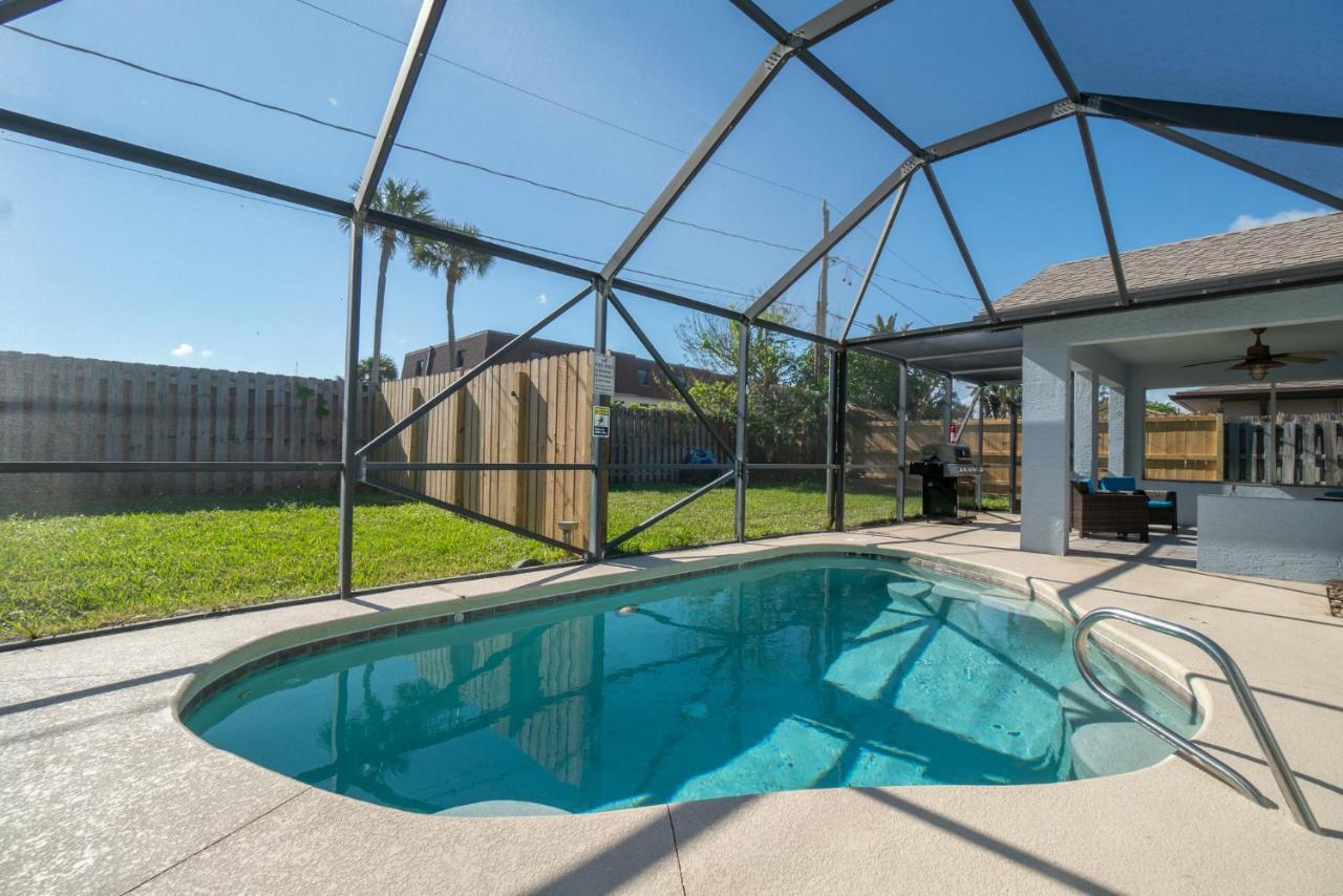 Oceanview Haven - 2Br Beach Townhome With Patio, Shared Heated Pool Steps From Paradise Beach Park! Melbourne Dış mekan fotoğraf
